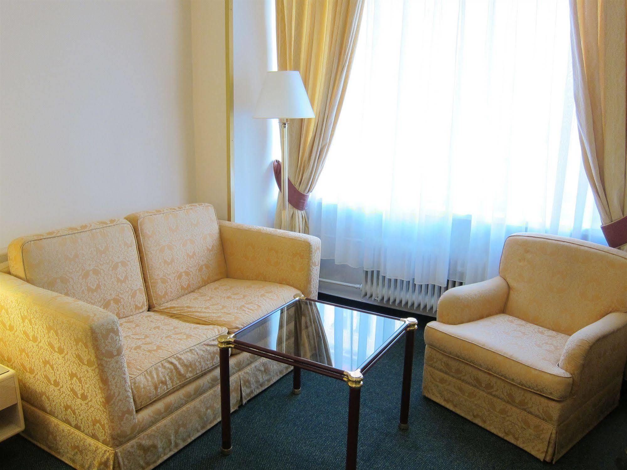 Hotel Mira Inn Prag Dış mekan fotoğraf