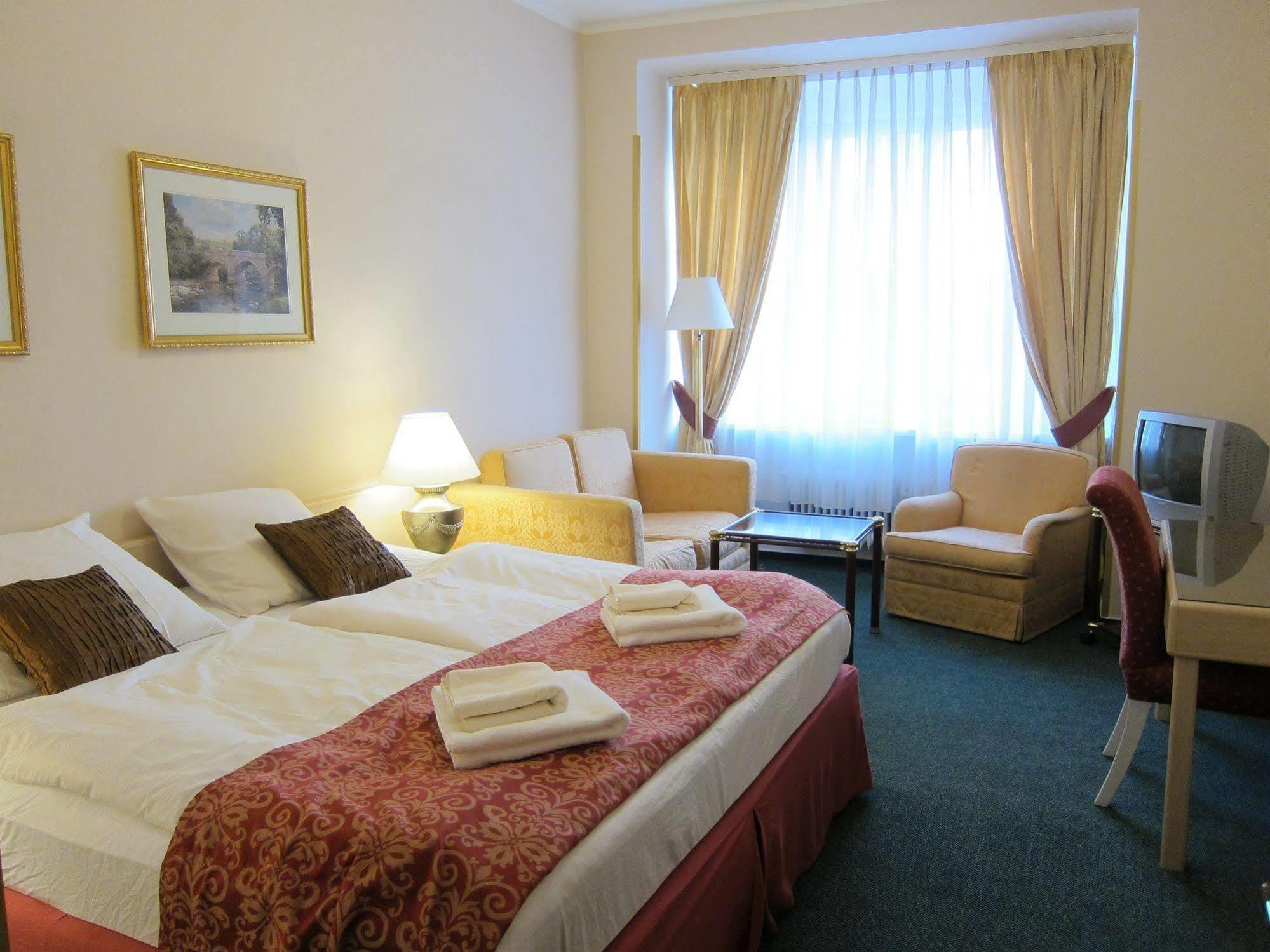 Hotel Mira Inn Prag Dış mekan fotoğraf