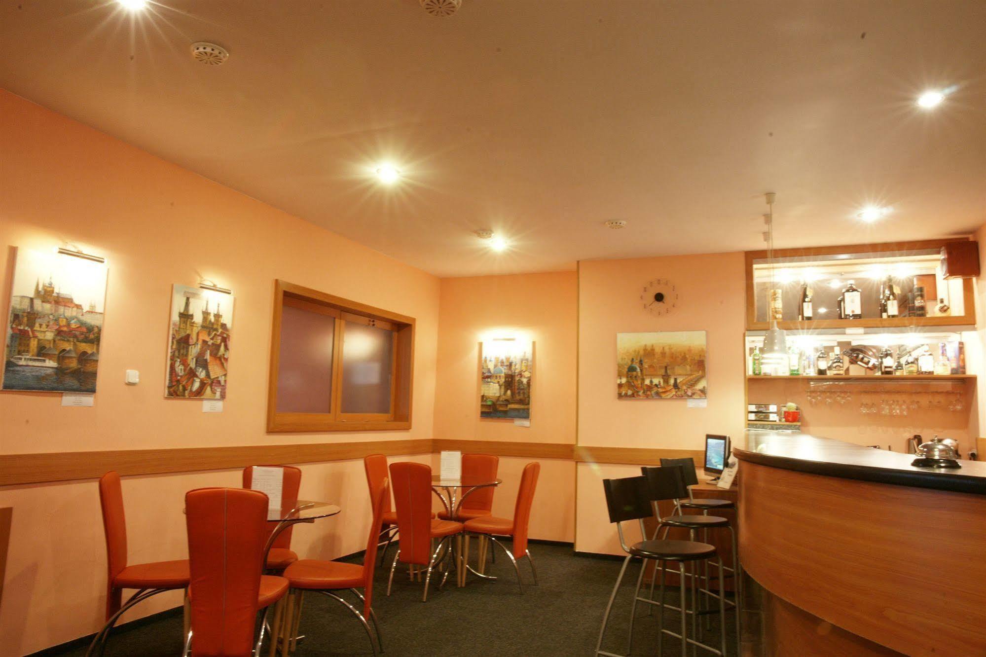 Hotel Mira Inn Prag Dış mekan fotoğraf