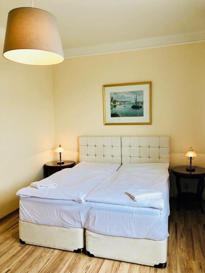 Hotel Mira Inn Prag Dış mekan fotoğraf