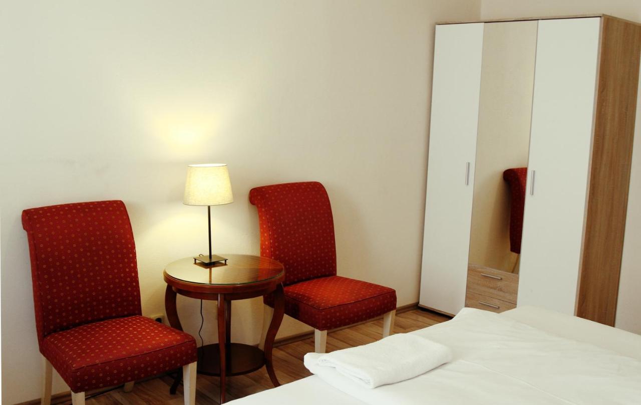 Hotel Mira Inn Prag Dış mekan fotoğraf