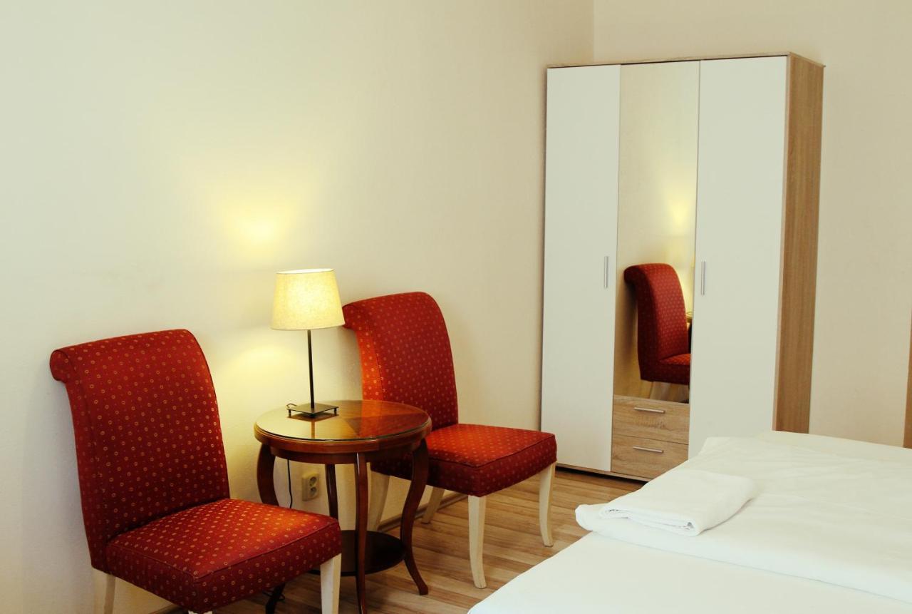 Hotel Mira Inn Prag Dış mekan fotoğraf