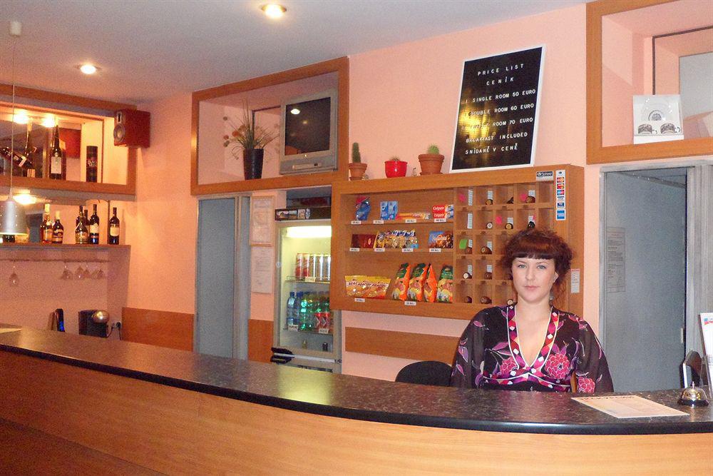 Hotel Mira Inn Prag Dış mekan fotoğraf
